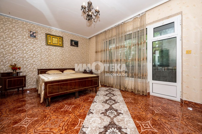 For Sale  3+ bedroom Plovdiv , Kyuchuk Parizh , 92 sq.m | 11100352 - image [4]