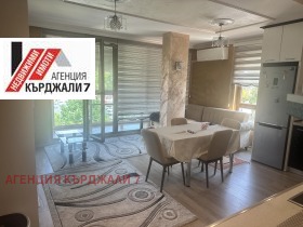2 спаваће собе Центар, Карджали