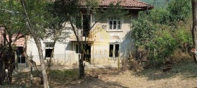 Продажба на имоти в с. Веселиново, област Шумен - изображение 1 
