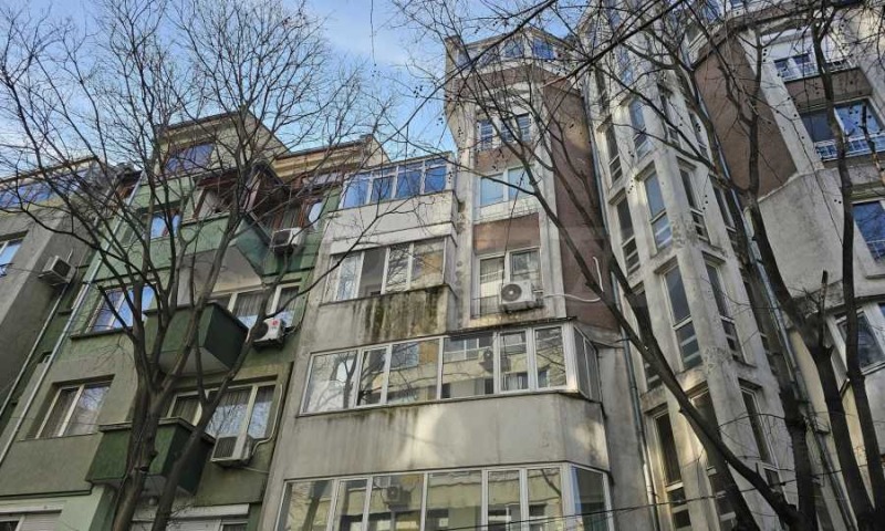 Продава 2-СТАЕН, гр. Варна, Колхозен пазар, снимка 1 - Aпартаменти - 48876462