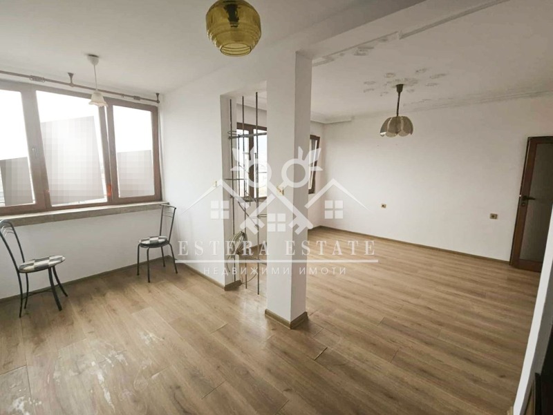 Продава 2-СТАЕН, гр. Шумен, Пазара, снимка 2 - Апартаменти - 52442095