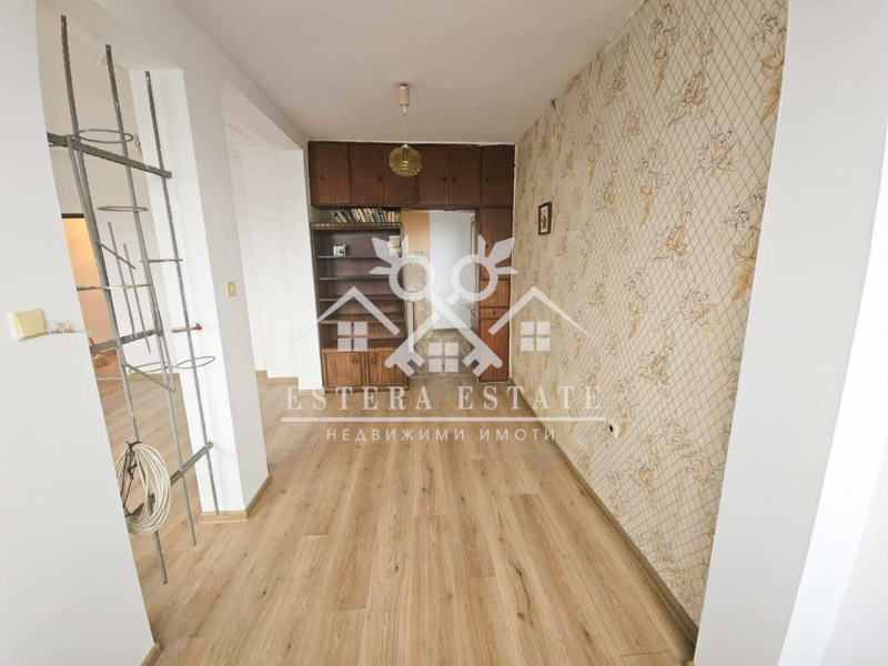 Продава 2-СТАЕН, гр. Шумен, Пазара, снимка 3 - Апартаменти - 52442095