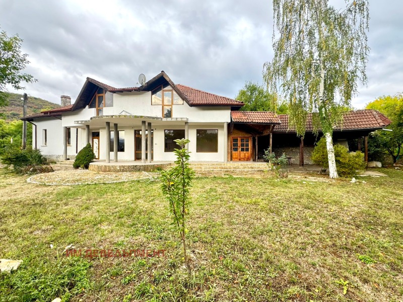 Продава КЪЩА, област Ловеч, гр. Ябланица • 109900 € / 214945.72 лв. • 55668898 1