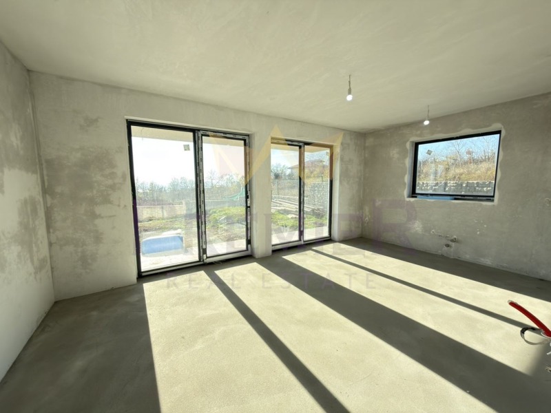 Продава КЪЩА, гр. Варна, Изгрев, снимка 13 - Къщи - 52847886