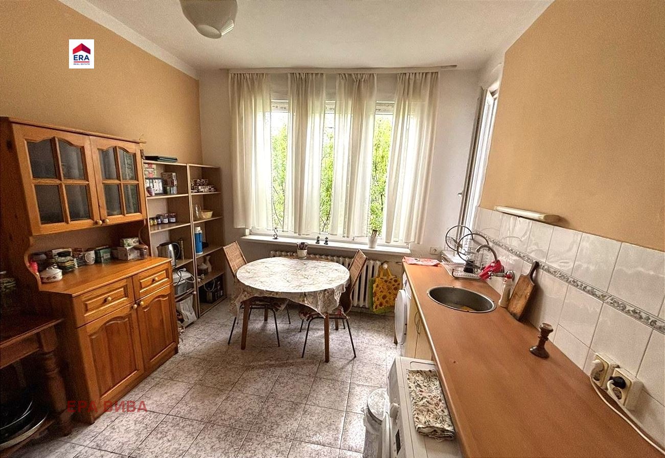 Продава МНОГОСТАЕН, гр. София, Оборище, снимка 12 - Апартаменти - 54815767