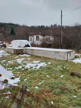 Maison Bousintsi, région Pernik 4