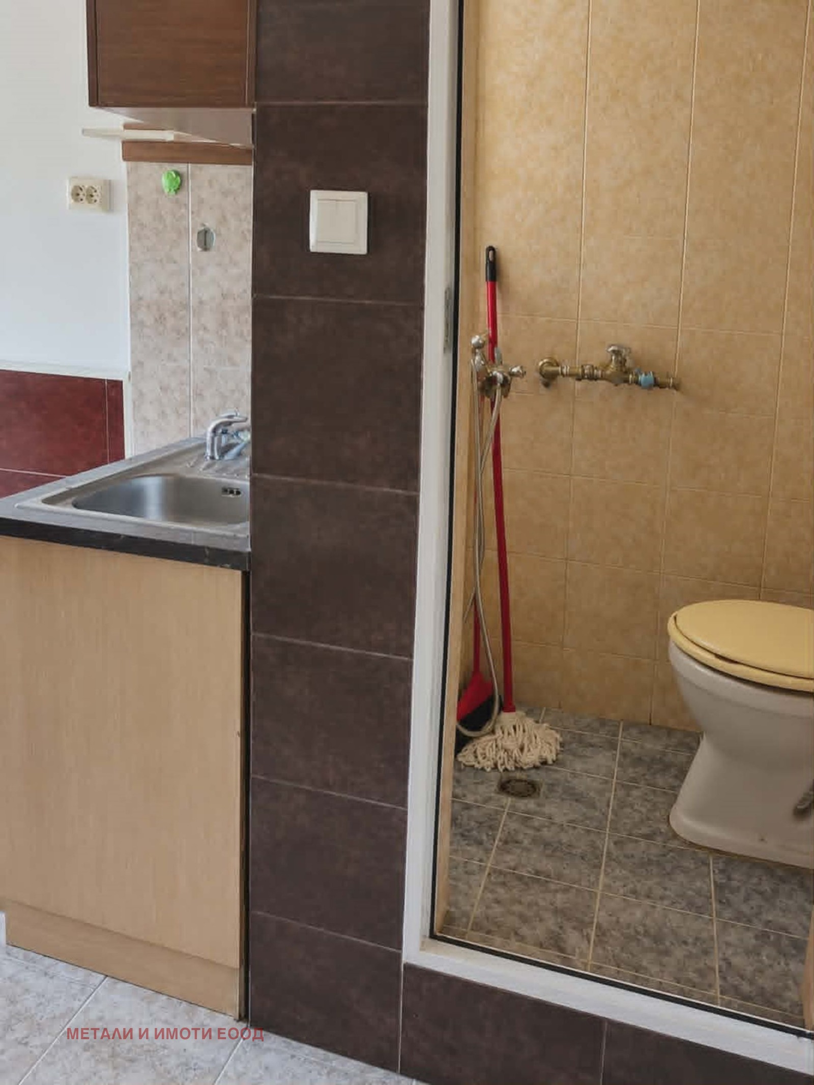 Продава АТЕЛИЕ, ТАВАН, гр. Русе, Широк център, снимка 3 - Апартаменти - 54944637