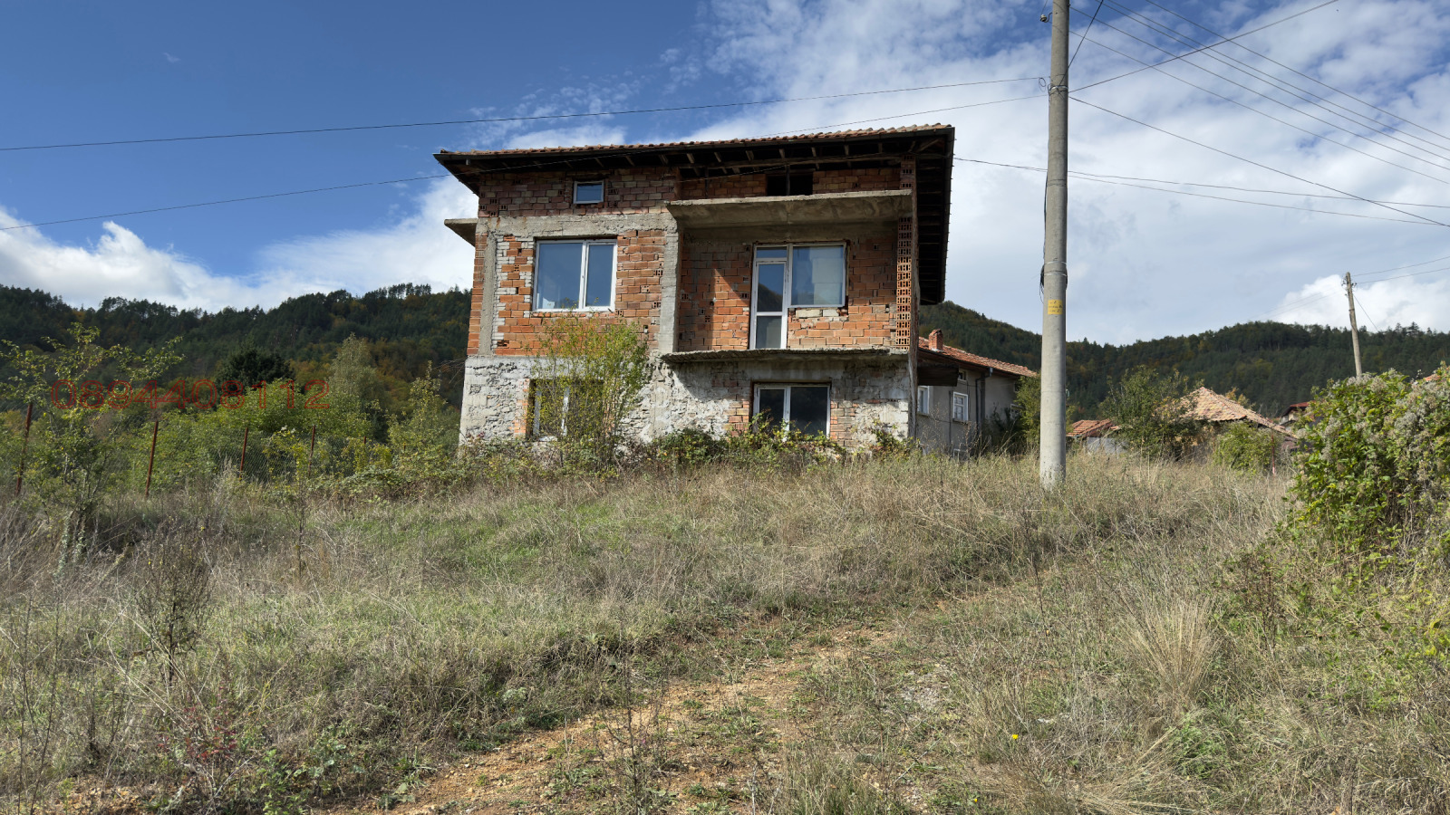 Продава КЪЩА, с. Средногорци, област Смолян