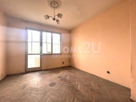 3 bedroom Pobeda, Varna 1