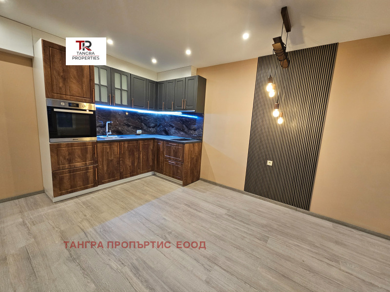 Продава 3-СТАЕН, гр. Перник, Изток, снимка 2 - Aпартаменти - 48150569