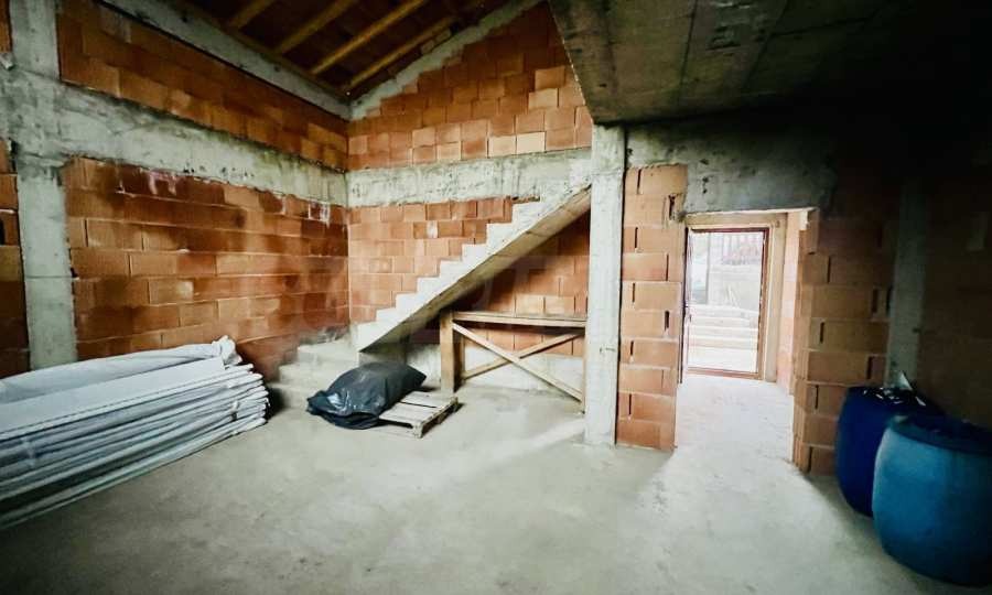 Продава КЪЩА, с. Черни връх, област Бургас