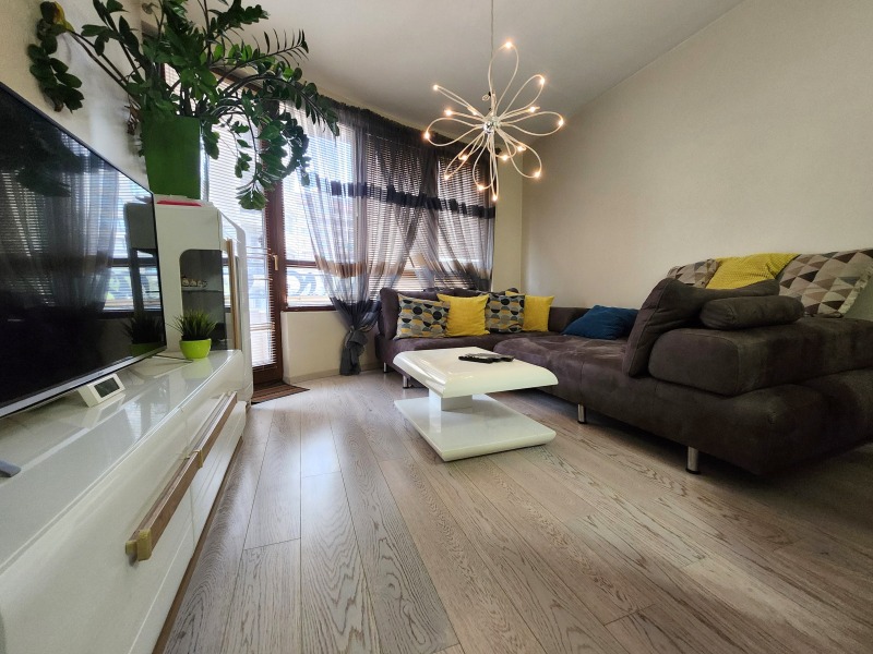Продава  3-стаен град София , Младост 3 , 104 кв.м | 80169845 - изображение [2]