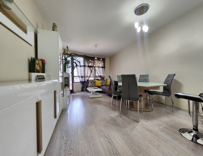 Продава  3-стаен град София , Младост 3 , 104 кв.м | 80169845