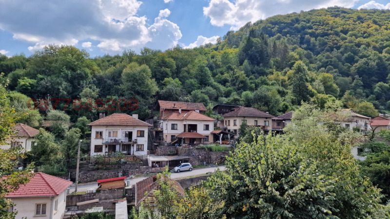 Till salu  3 sovrum region Lovech , Teteven , 93 kvm | 51937341