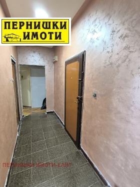 1 bedroom Iztok, Pernik 4