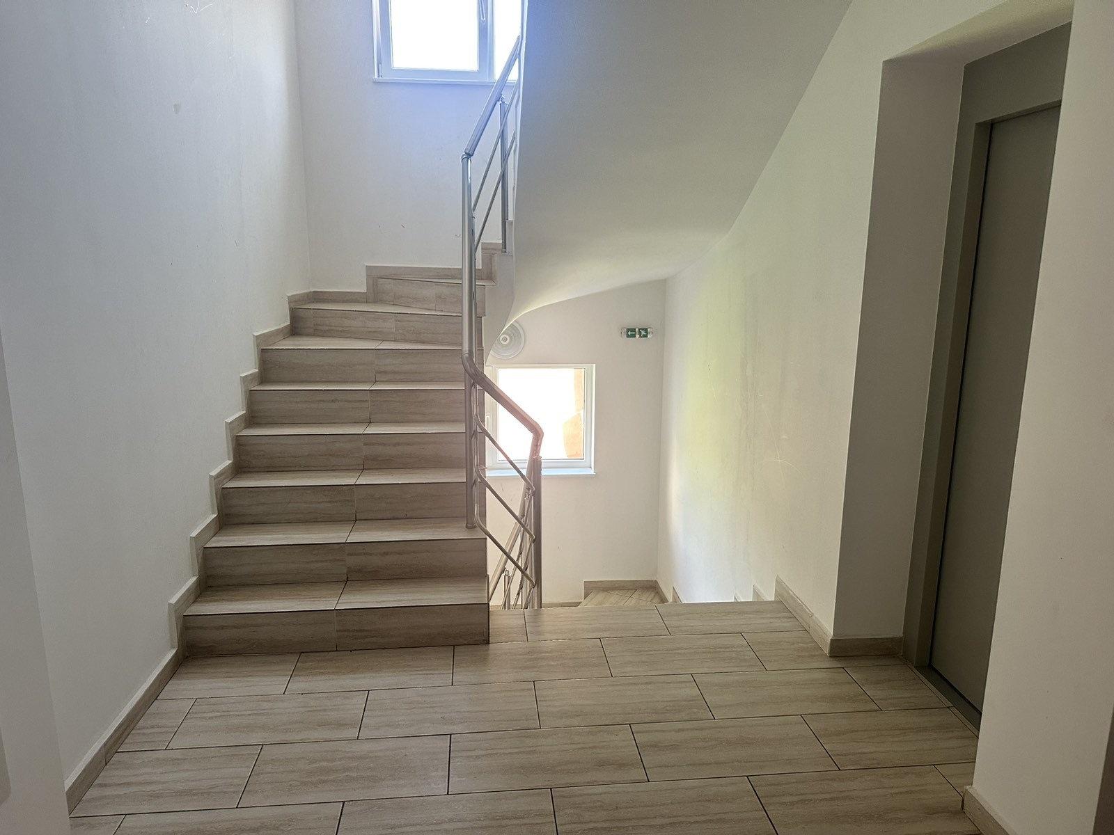 Продава 2-СТАЕН, гр. Кърджали, Център, снимка 17 - Апартаменти - 54937384