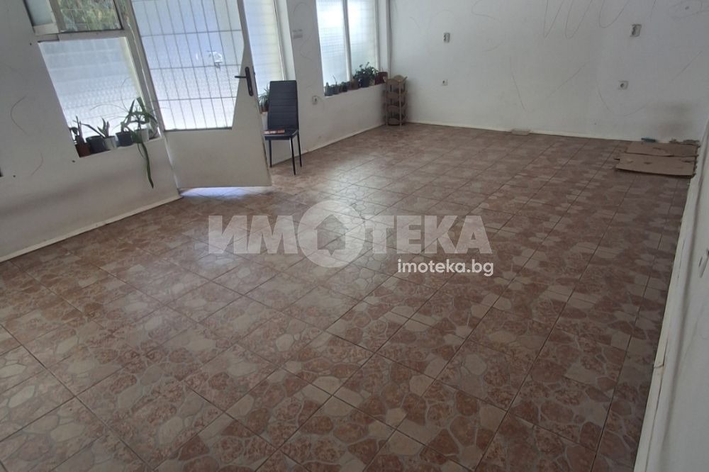Продава ОФИС, гр. Пловдив, Съдийски, снимка 2 - Офиси - 56457418