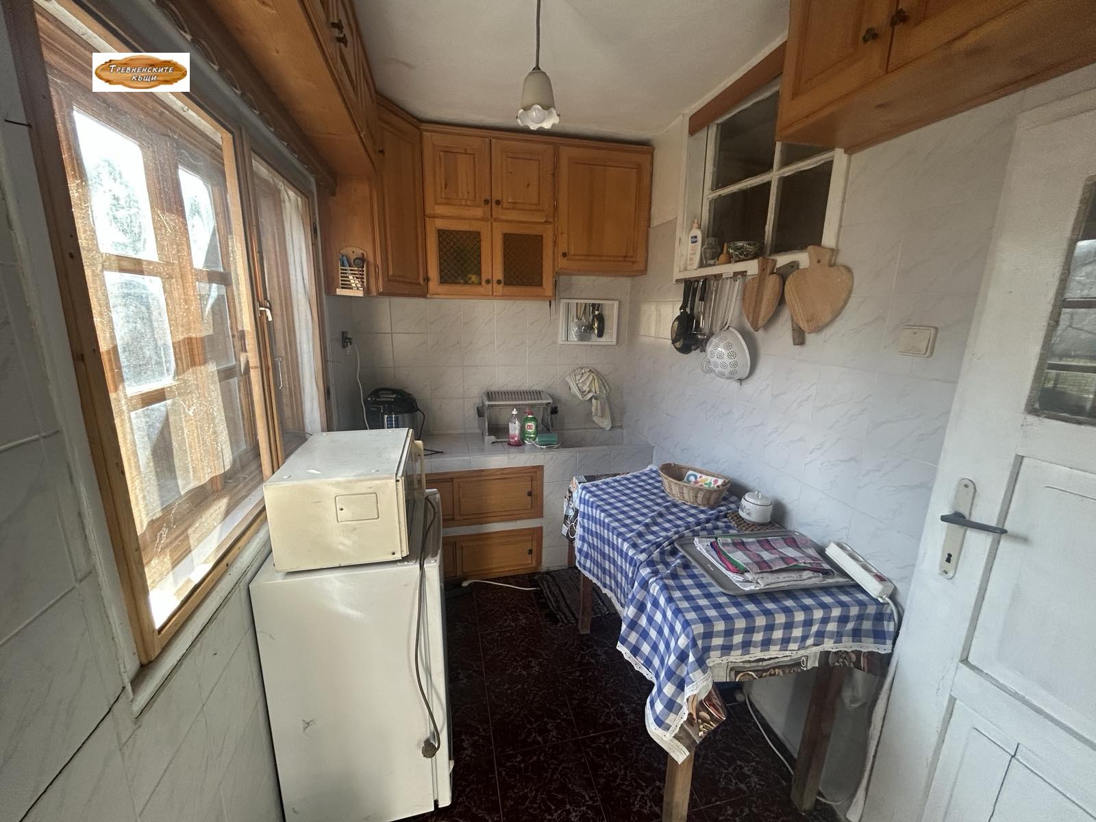 Продава ЕТАЖ ОТ КЪЩА, гр. Трявна, област Габрово, снимка 4 - Етаж от къща - 53858404