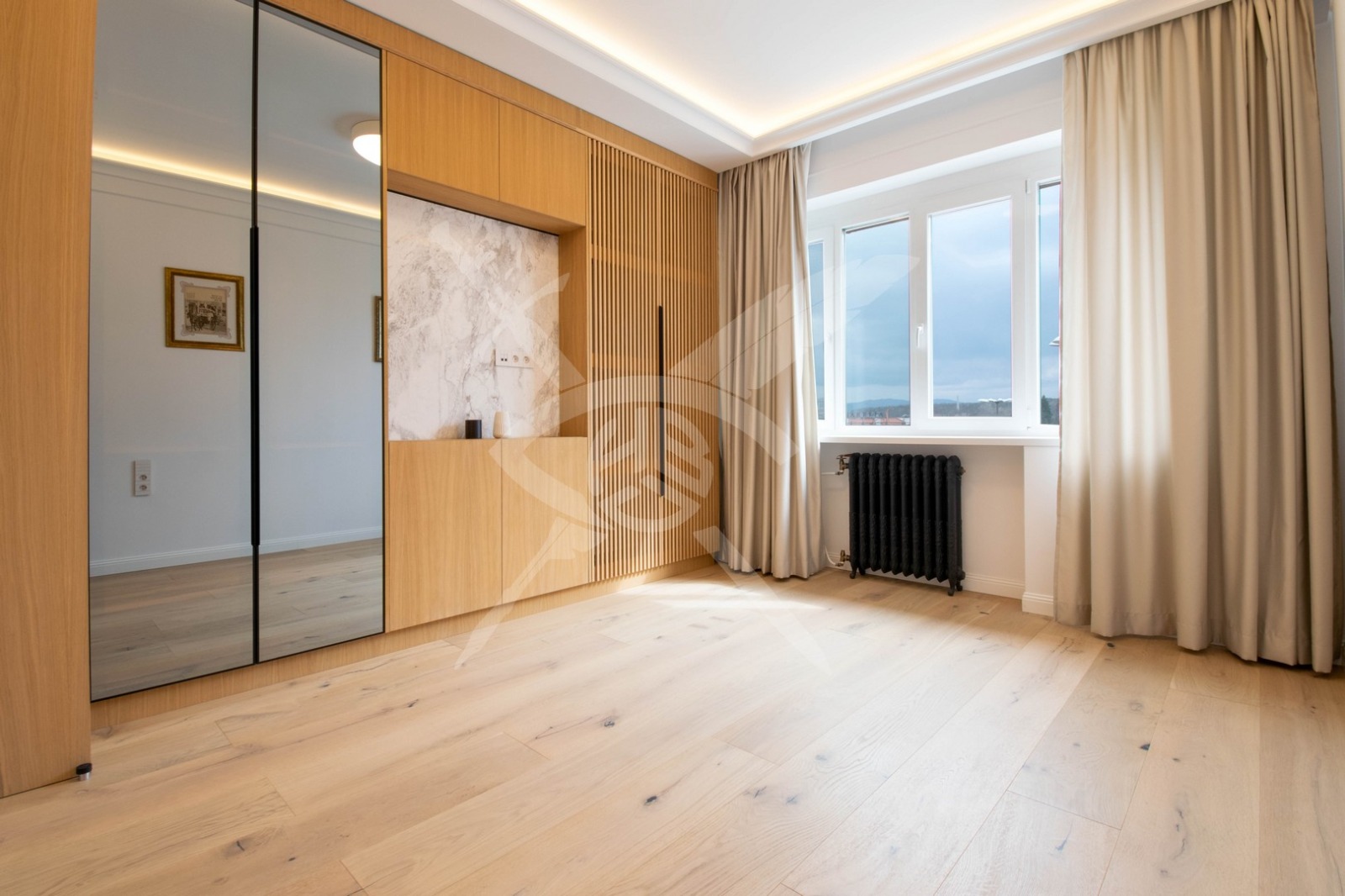 Продава МНОГОСТАЕН, гр. София, Център, снимка 4 - Апартаменти - 54013905