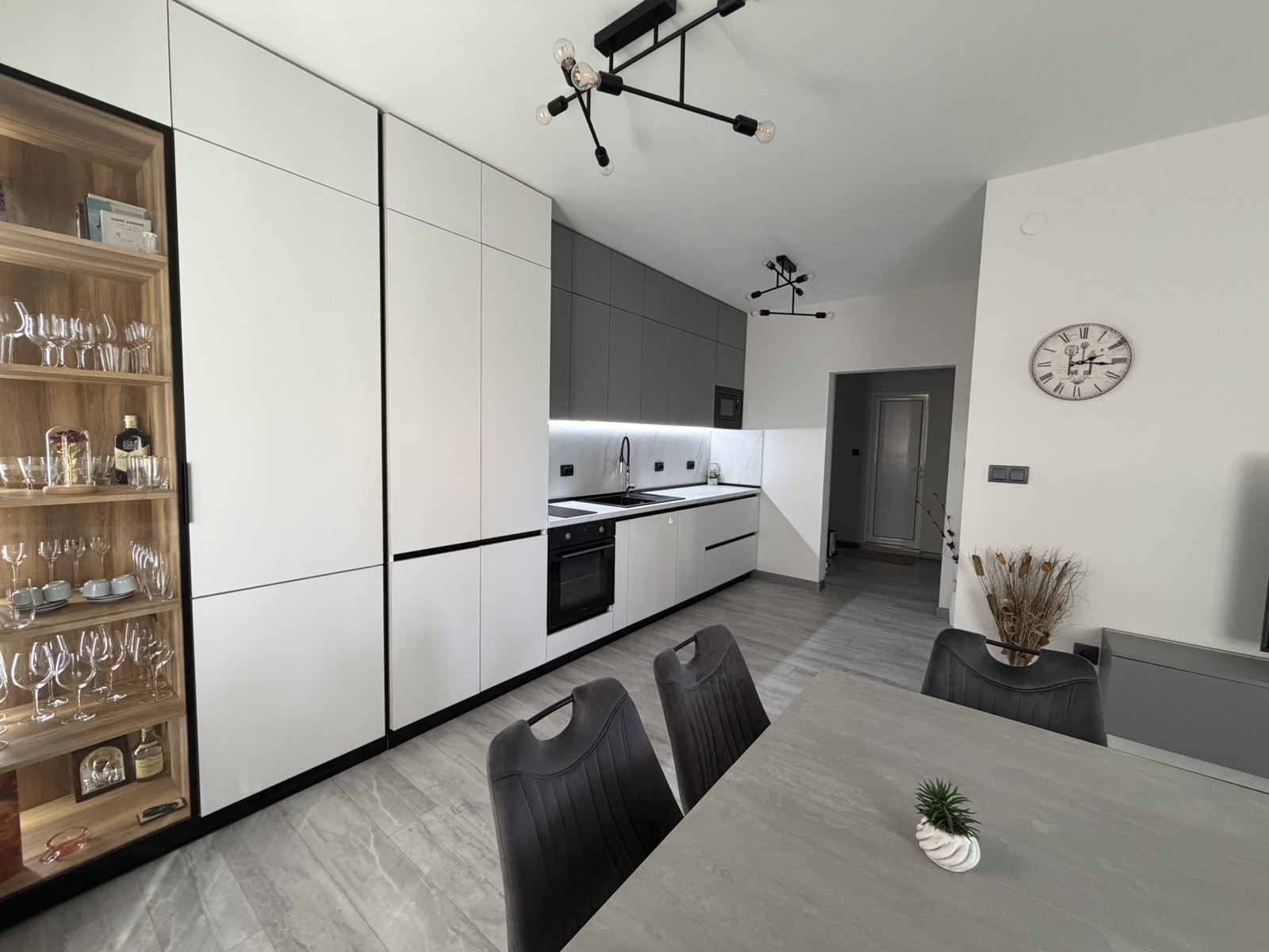 Продава 3-СТАЕН, гр. Стара Загора, Три чучура - център