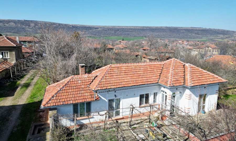 Продава КЪЩА, с. Слатина, област Ловеч, снимка 2 - Къщи - 53725284