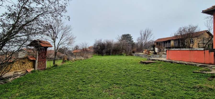 Продава КЪЩА, с. Слатина, област Ловеч, снимка 2 - Къщи - 53725284