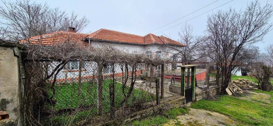 Продава КЪЩА, с. Слатина, област Ловеч, снимка 4 - Къщи - 53725284