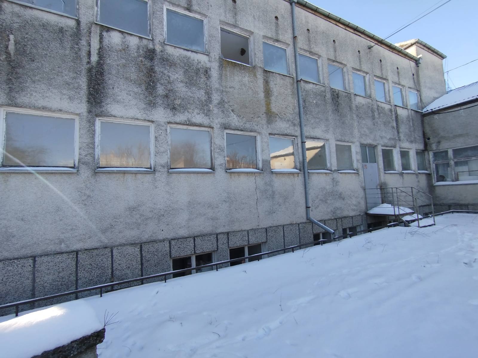 Продава ПРОМ. ПОМЕЩЕНИЕ, с. Бъзън, област Русе, снимка 2 - Производствени сгради - 55057684