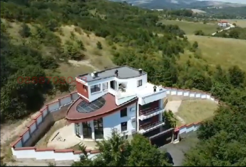 Продава КЪЩА в град София, гр. Банкя - 493 кв.м / 895 000 € » 1 750 467.85 лв.