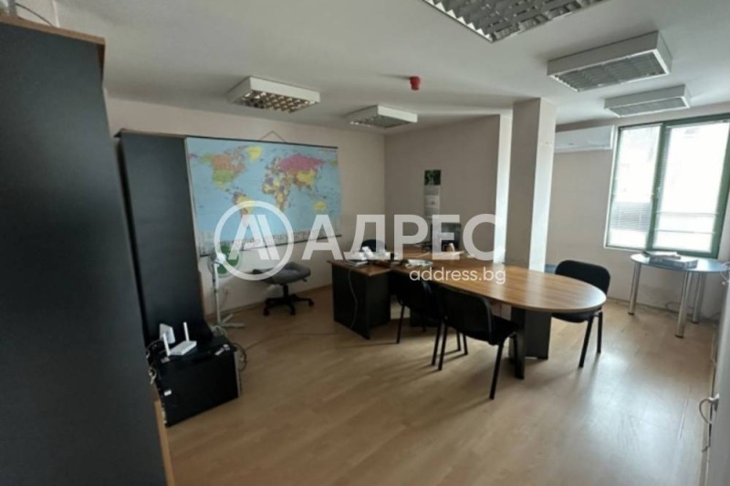 En venta  Oficina Sofia , Strelbishte , 156 metros cuadrados | 44410633