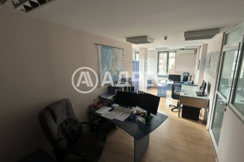 En venta  Oficina Sofia , Strelbishte , 156 metros cuadrados | 44410633 - imagen [9]