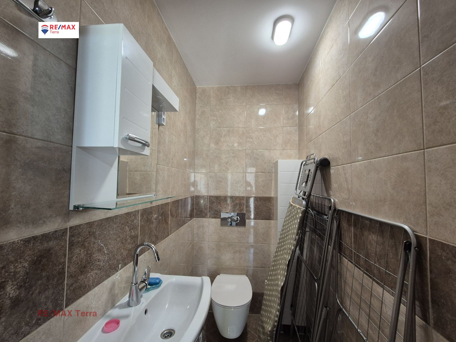 Продава КЪЩА, гр. Долни Дъбник, област Плевен, снимка 13 - Къщи - 55152367
