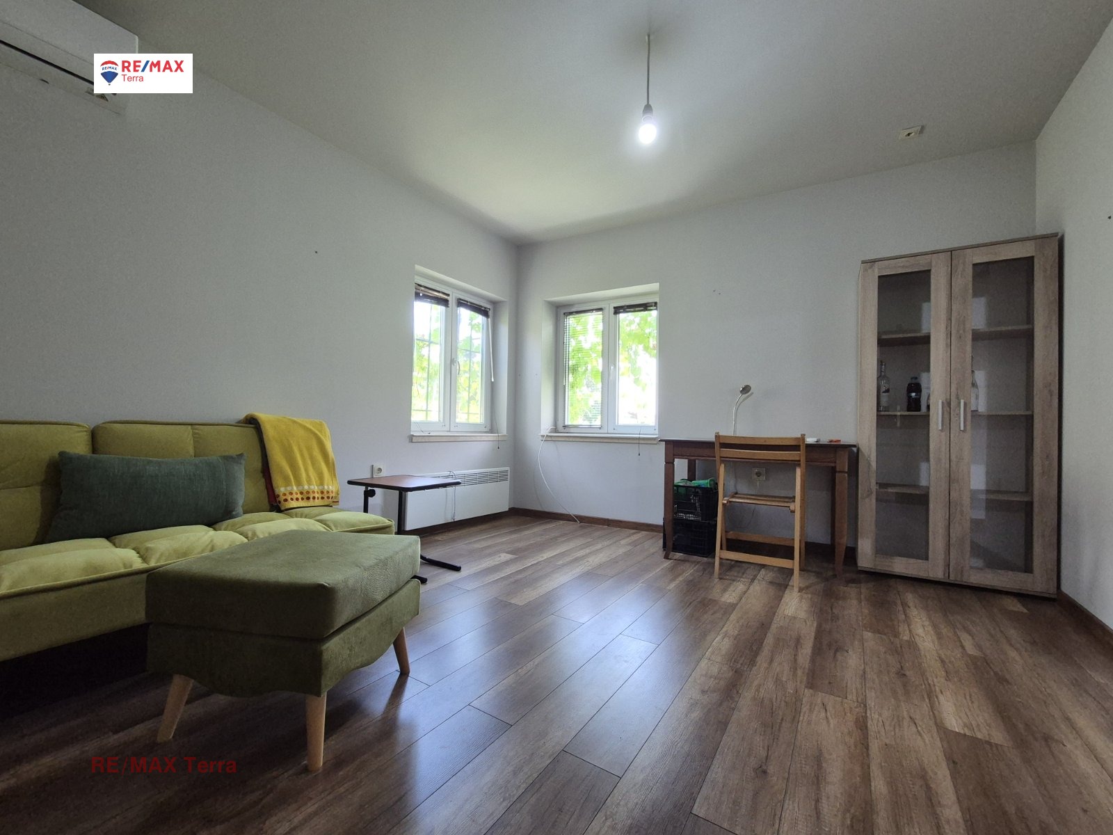 Продава КЪЩА, гр. Долни Дъбник, област Плевен, снимка 2 - Къщи - 55152367