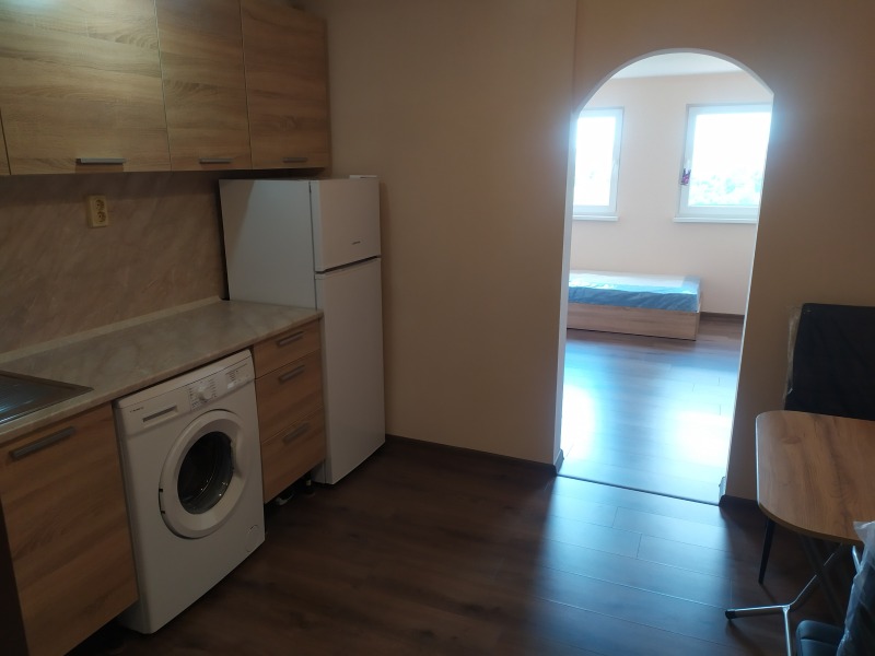 Продава АТЕЛИЕ, ТАВАН, гр. Плевен, Широк център, снимка 3 - Апартаменти - 52782306