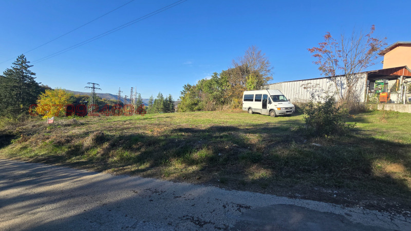 Продава ПАРЦЕЛ, гр. Троян, област Ловеч