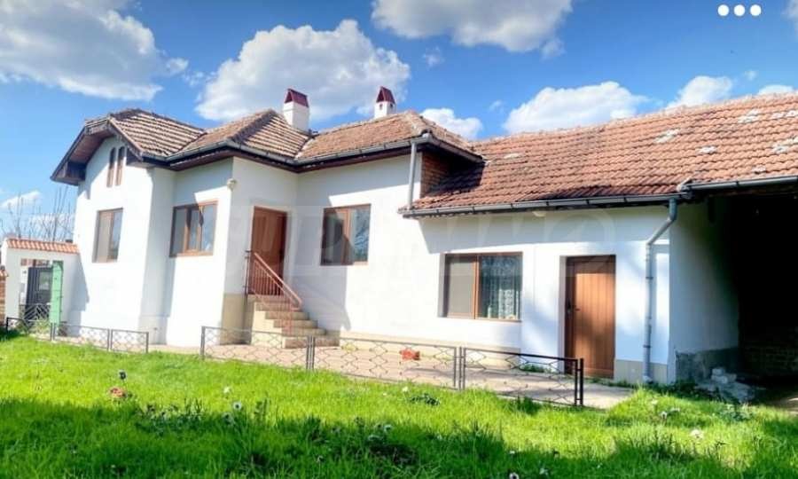 Продава КЪЩА, гр. Свищов, област Велико Търново