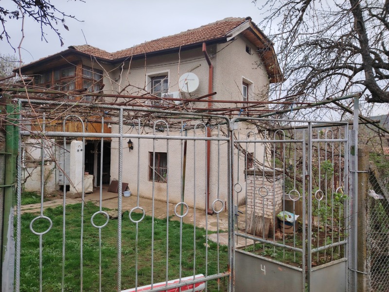 Продава КЪЩА в област София, гр. Сливница - 75 кв.м / 55 000 € » 107 570.65 лв., ИМОТИТЕ