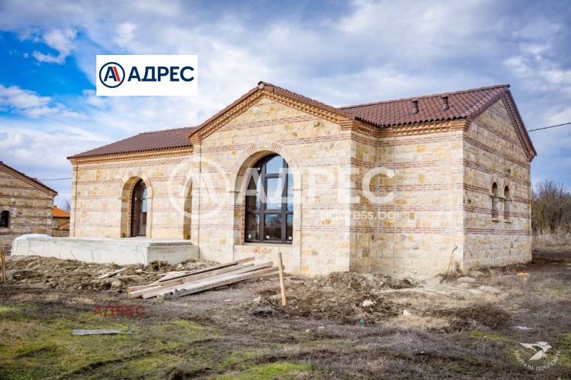 Продава КЪЩА в област Варна, с. Неофит Рилски - 137 кв.м / При запитване, АДРЕС