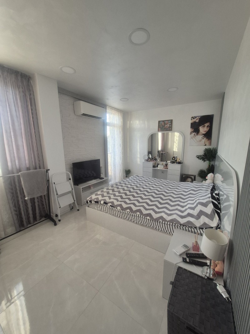 En venta  2 dormitorios Pleven , Shirok tsentar , 100 metros cuadrados | 23320946