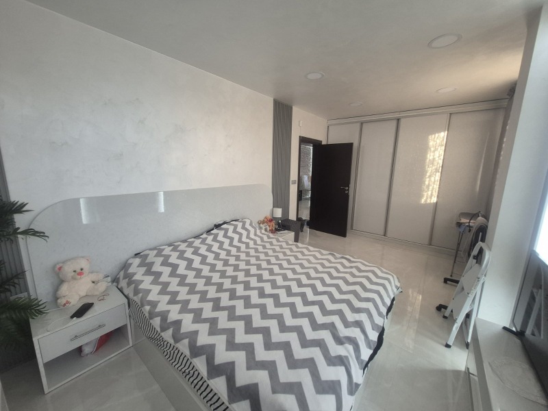 En venta  2 dormitorios Pleven , Shirok tsentar , 100 metros cuadrados | 23320946 - imagen [3]