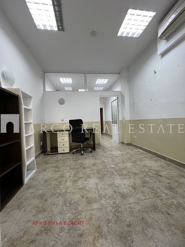 Продава 3-СТАЕН, гр. София, област София-град, снимка 2 - Апартаменти - 53776564