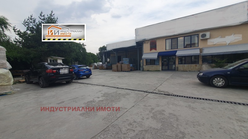 Продава  Склад град Пловдив , Индустриална зона - Север , 2890 кв.м | 64575552
