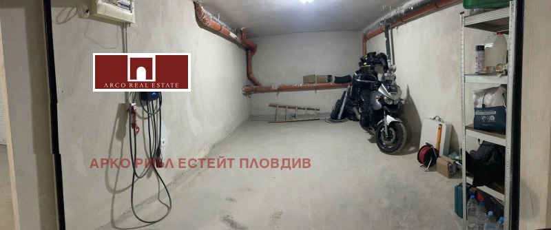 Продава ГАРАЖ, ПАРКОМЯСТО, гр. Пловдив, Кючук Париж, снимка 2 - Гаражи и паркоместа - 52657869