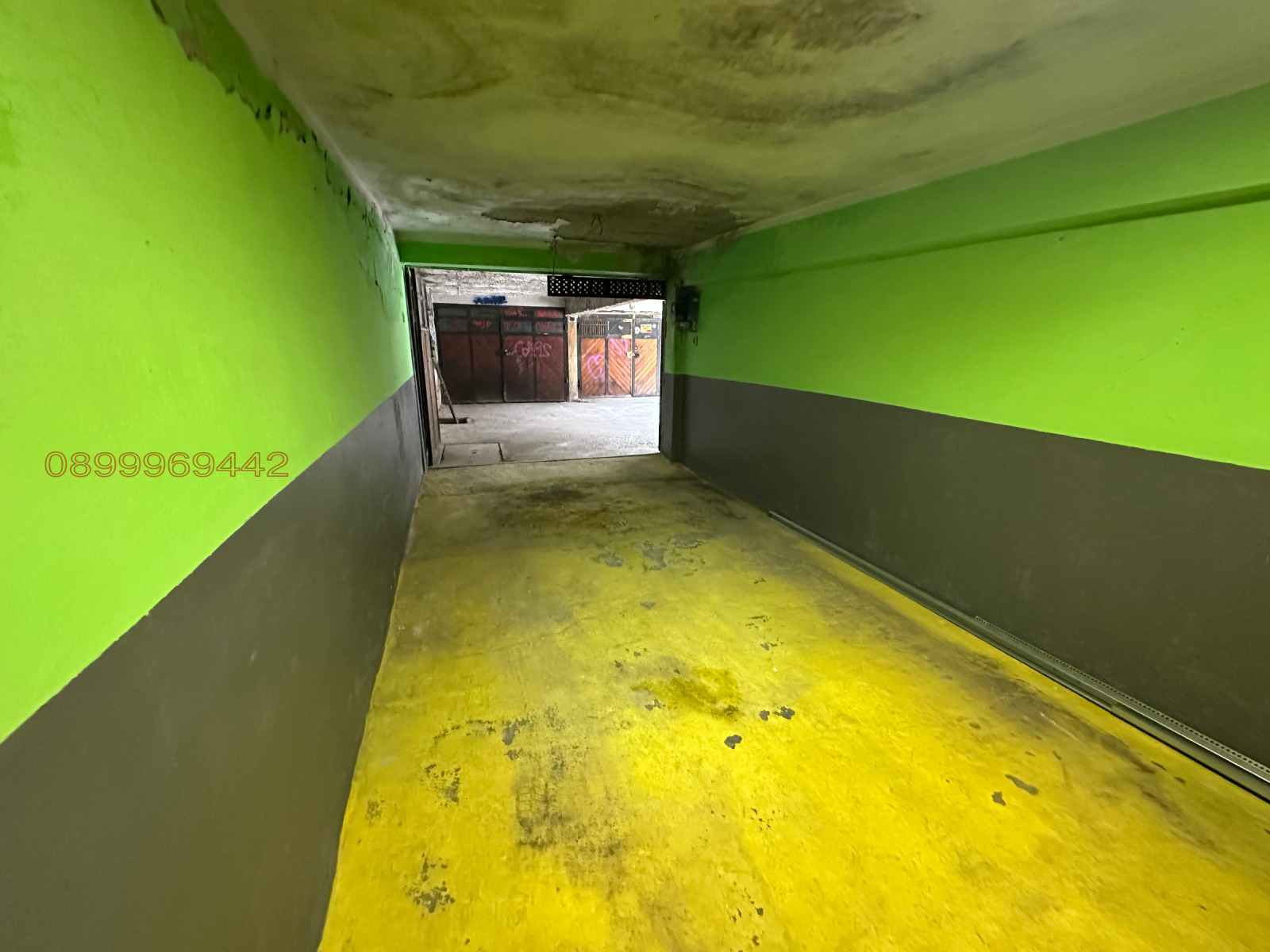 Продава ГАРАЖ, ПАРКОМЯСТО, гр. Плевен, Широк център, снимка 3 - Гаражи и паркоместа - 54211483