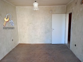 2 bedroom Idealen tsentar, Pleven 1