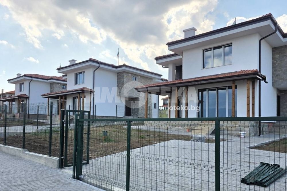 Продава КЪЩА, с. Гурмазово, област София област, снимка 2 - Къщи - 53204457