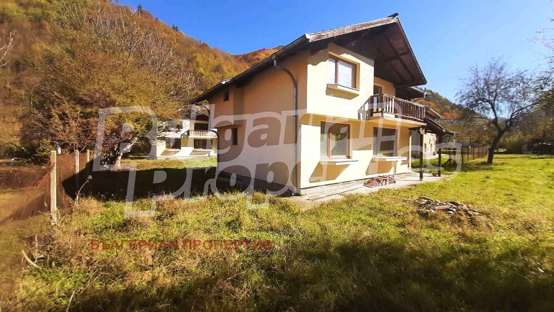 Продава КЪЩА, с. Рибарица, област Ловеч, снимка 3 - Къщи - 52374818