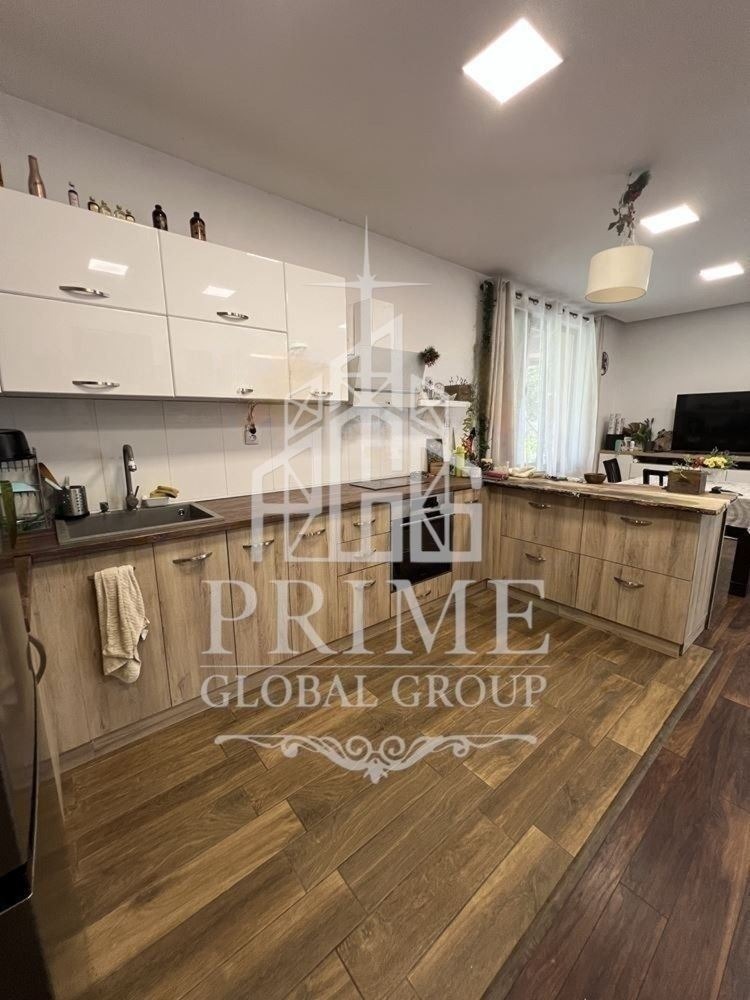 Продава КЪЩА, с. Средно село, област Варна, снимка 3 - Къщи - 55748353