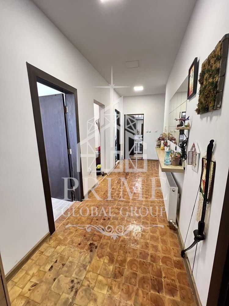 Продава КЪЩА, с. Средно село, област Варна, снимка 8 - Къщи - 55748353