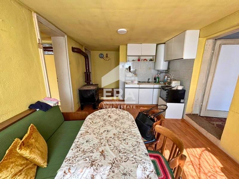 Продава КЪЩА, с. Мараш, област Шумен, снимка 8 - Къщи - 53778327